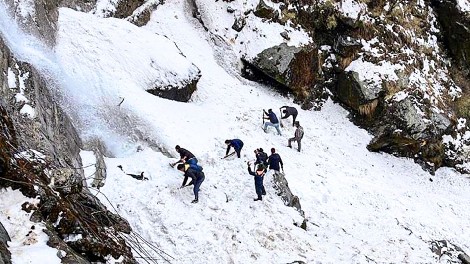 Avalanche (Photo: PTI) Avalanche (Photo: PTI)