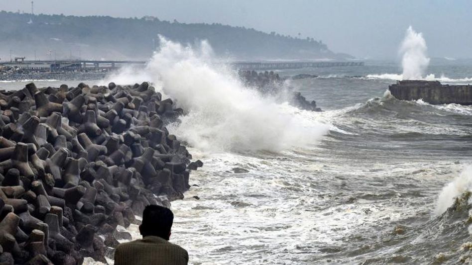 আম্ফান-আয়লার থেকেও শক্তিশালী, পৃথিবীর ইতিহাসের ভয়ঙ্কর সব ঘূর্ণিঝড়  আম্ফান-আয়লার থেকেও শক্তিশালী, পৃথিবীর ইতিহাসের ভয়ঙ্কর সব ঘূর্ণিঝড়