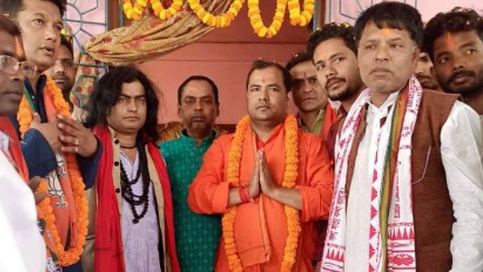 গেরুয়া পোশাকে কৌশিক রায়