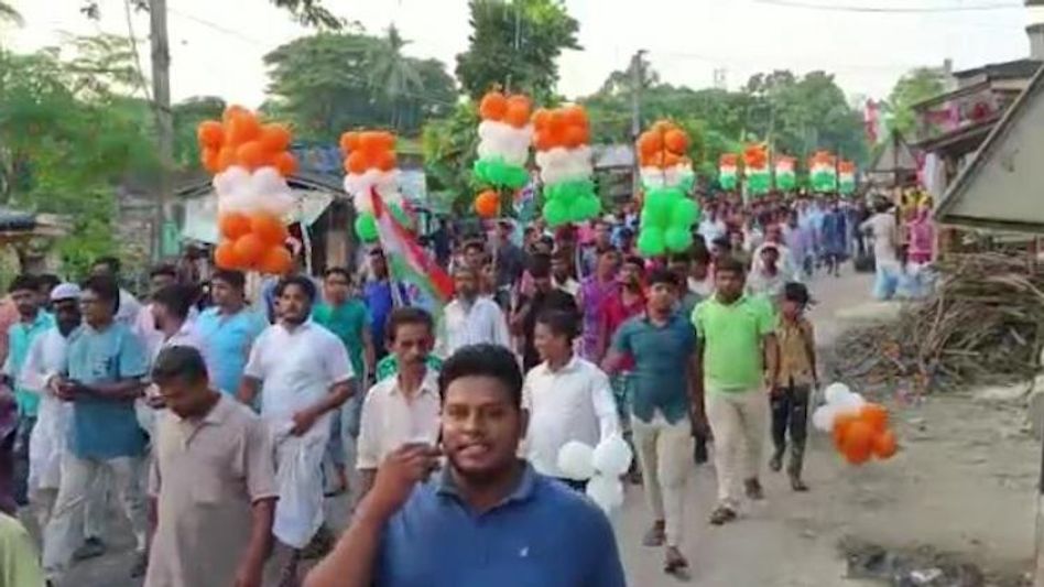 'তৃণমূল সরকার, আর নেই দরকার,' ভাঙড়ে TMC-র মিছিলে স্লোগান VIRAL 'তৃণমূল সরকার, আর নেই দরকার,' ভাঙড়ে TMC-র মিছিলে স্লোগান VIRAL