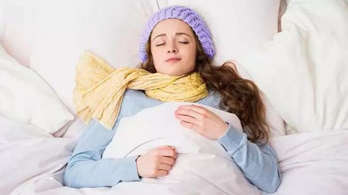 শীতে রাতে সোয়েটার পরে ঘুমনোর অভ্যাস? শরীরের ভারসাম্য নষ্ট হতে পারে