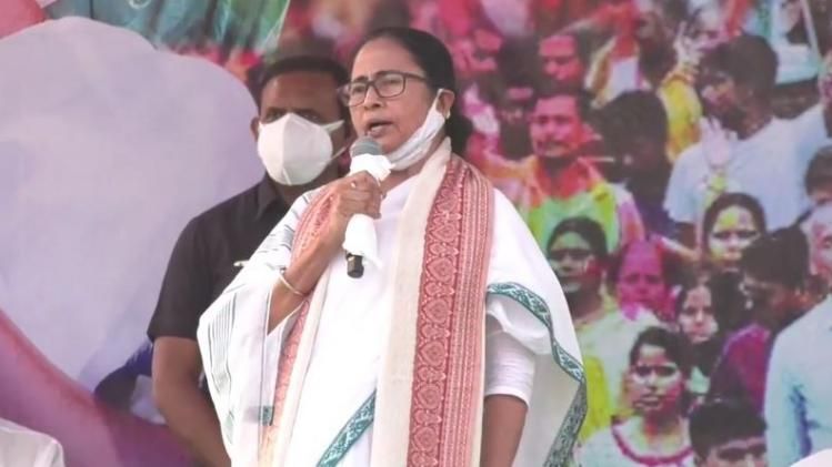 সভামঞ্চে মমতা বন্দ্যোপাধ্যায়