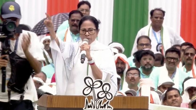  খেলা তো আবার হবে, বাংলা ভাষাকে রক্ষার খেলা, এবার ছক্কা মারতে হবে: মমতা 