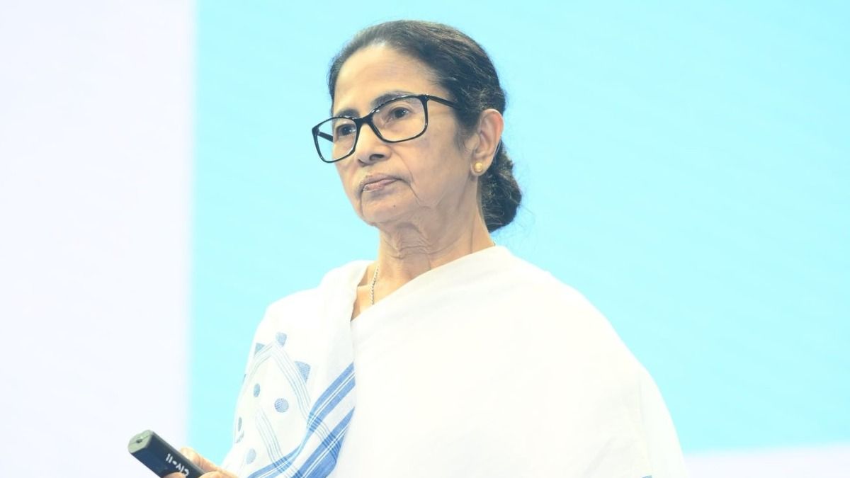 রাতেও ধরনা মঞ্চে থাকবেন মমতা, কাল সকালে ফের তৃণমূল নেতা-কর্মীদের আসার বার্তা TMC সুপ্রিমোর 
