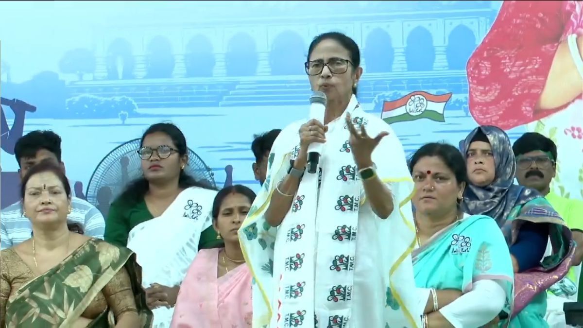 বৈষ্ণবনগরে মমতা: কী দরকার ছিল এই রায় বেরনোর পর জাজদের আটকে রাখার?