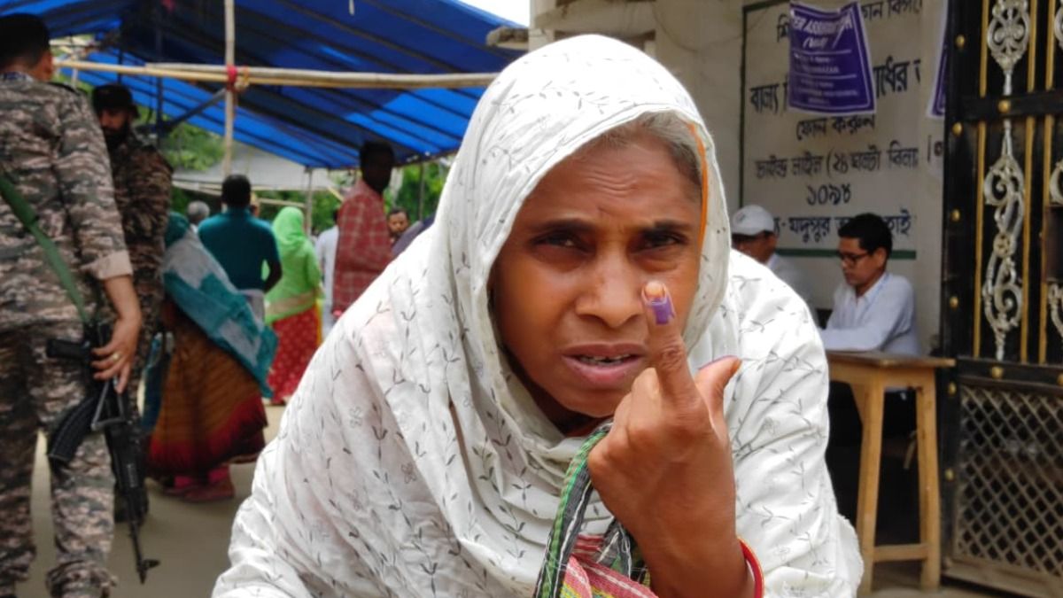 চলছে বাংলার প্রথম দফার নির্বাচন