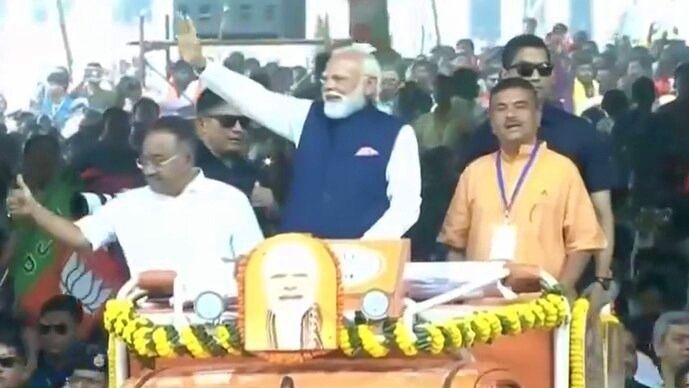 Live: আর কিছুক্ষণ পরেই শুভেন্দুর শপথ, মঞ্চে মোদী-শাহ