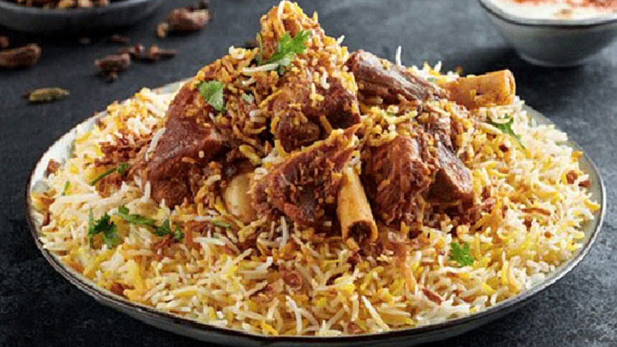 বিরিয়ানিকে ইংরেজিতে কী বলা হয়? বড় বড় বিরিয়ানির দোকানদারও জানেন না