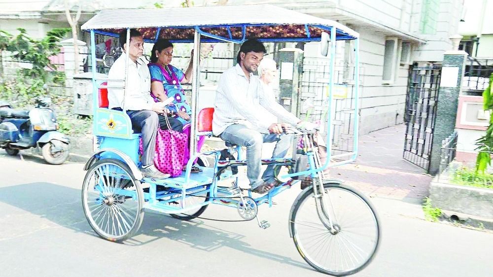 লাখ লাখ ই রিকশায় যানজট, ধরপাকড় তো করা যাবে না, তাহলে উপায়? জানালেন মন্ত্রী