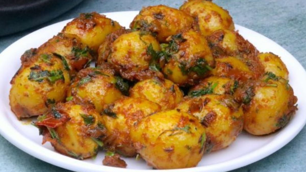 জিরে আলু, রুটি বা লুচি-পরোটার সঙ্গে  সেরা তরকারি