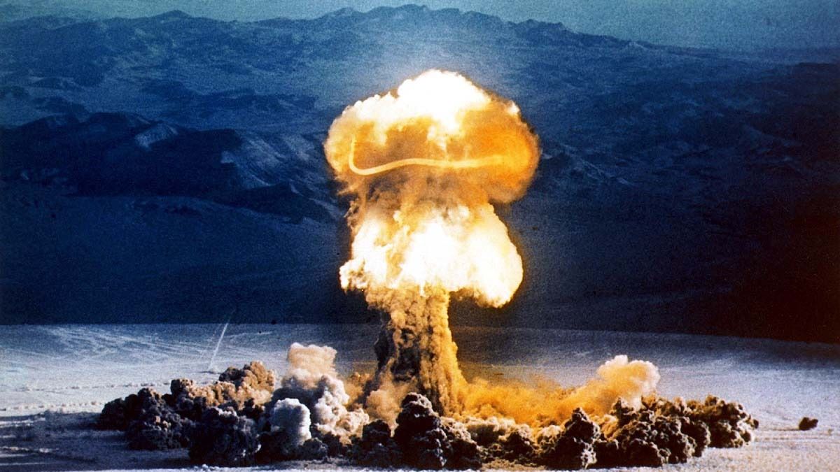 বিশ্ব অর্ধেক খালি হতে পারে, ১২ লক্ষ টন বারুদ, বিশ্বের সবচেয়ে শক্তিশালী পরমাণু বোমা কার হাতে? 