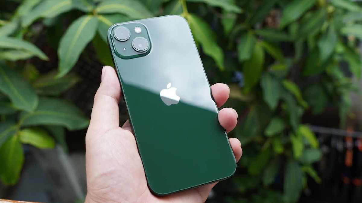 সস্তা iphone কিনে পস্তাচ্ছেন না তো? জানুন কোথায় মিলবে সঠিক দামে আইফোন