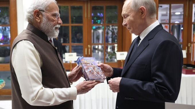 প্রধানমন্ত্রী নরেন্দ্র মোদী ও ভ্লাদিমির পুতিন