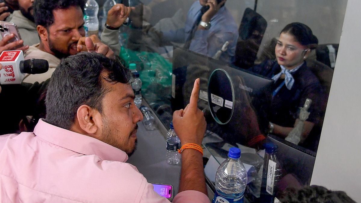 ১৬ হাজার টাকায় দিনরাত পরিশ্রম, পাইলটদের হুমকি, খোলা চিঠিতে পোল খুললেন IndiGo-র প্রাক্তন কর্মী 