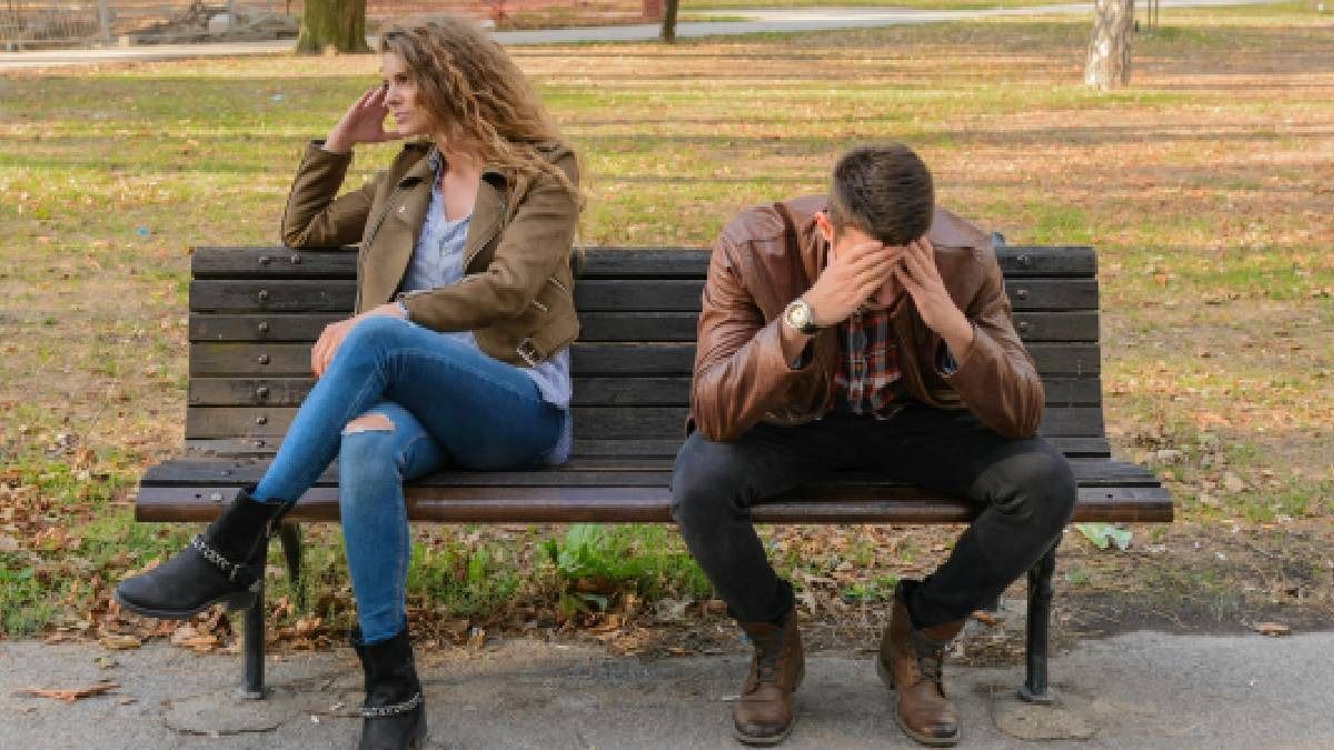 কেন সম্পর্কে মেলামেশা কমিয়ে দেন মহিলারা? অনেক পুরুষেরই অজানা