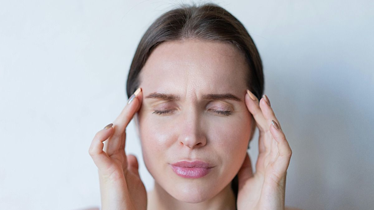 চুটকিতে মাইগ্রেন কমানোর টোটকা, পেইনকিলার খেতে হবে না