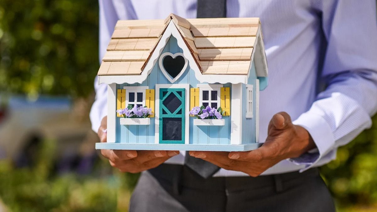 Home Loan-এ EMI দিতে দেরি করছেন, ব্যাঙ্ক কি বাড়ি কেড়ে নিতে পারে? জেনে নিন