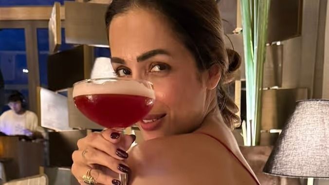 মালাইকা, দীপিকা থেকে ক্যাটরিনার দিন শুরু হয় এসব ড্রিঙ্ক দিয়ে! চিরতরুণ থাকার সিক্রেট   