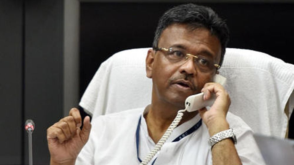 'মনে হয়েছিল, এই চেয়ারে বসার যোগ্যতা আমার নেই,' বিদায়বেলায় গলা ধরে এল ফিরহাদের