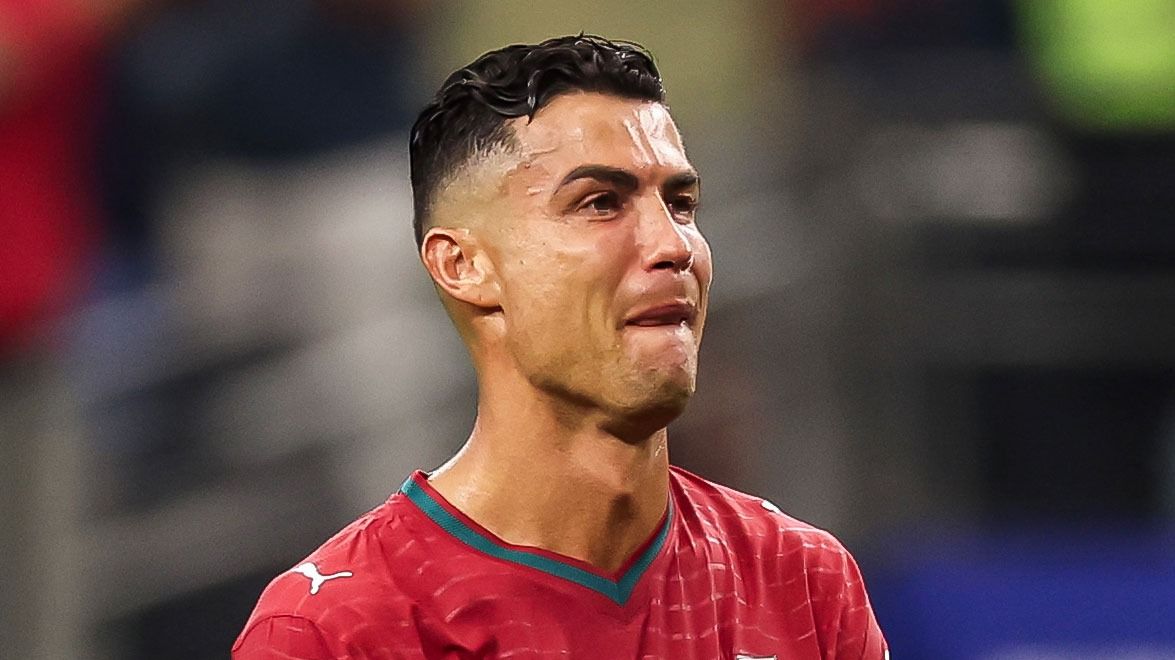 জীবনের শেষ বিশ্বকাপে বিদায় CR7, কেঁদে ফেললেন, অবসর নিয়ে কী বললেন? 