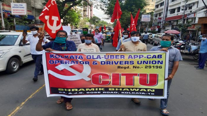 পরিবহণ দপ্তর অভিযানে অ্যাপ ক্যাব চালকদের সংগঠন। সোমবার কলকাতায়