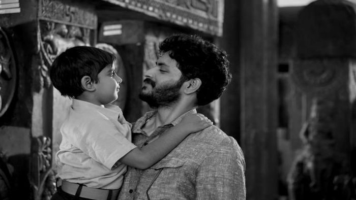 অভিযাত্রিক ছবির দৃশ্যে অপু ও কাজল