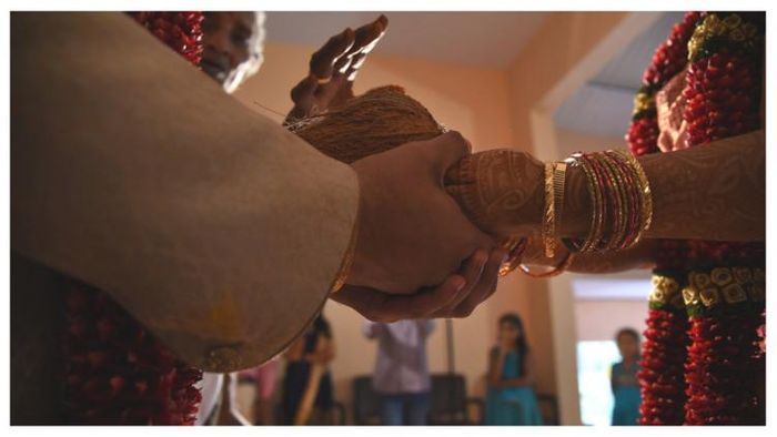 জানুন জীবনে প্রেম ও বিয়ের যোগ নিয়ে কী বলছে জ্যোতিষশাস্ত্র