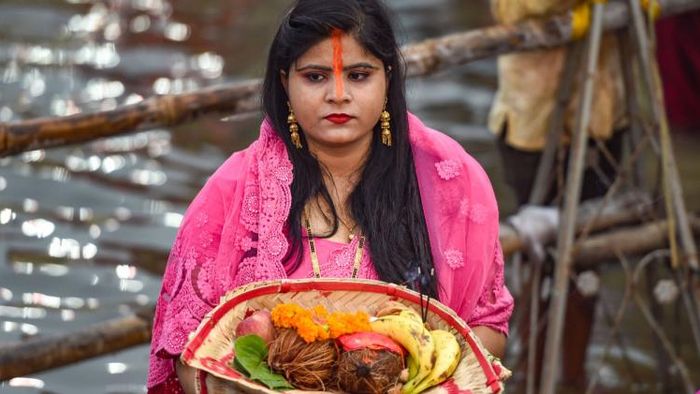 সরোবরে ছট পুজোর নিষেধাজ্ঞা। ছবি- পিটিআই