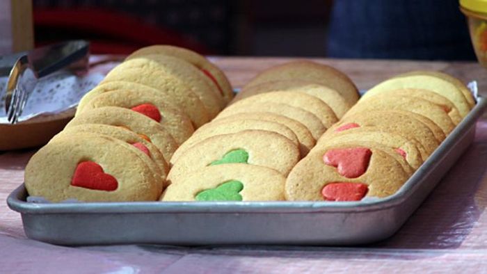 বাড়িতে খুব সহজেই বানিয়ে ফেলুন কুকিজ