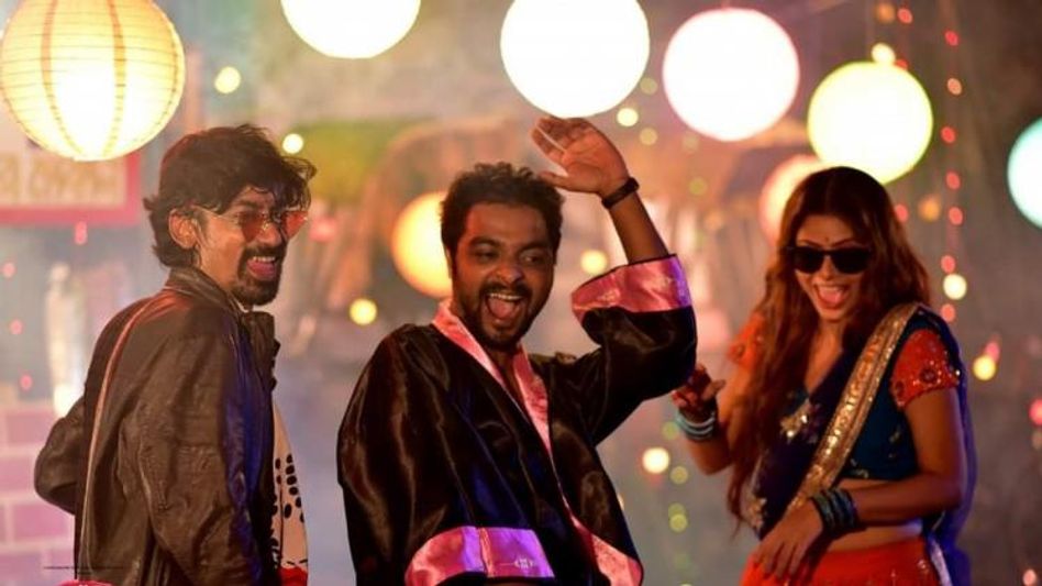 'টুম্পা'-র হাম্পিতে জমজমাট তারকা থেকে সাধারণ মানুষ, কী যাদু আছে টুম্পায়... 'টুম্পা'-র হাম্পিতে জমজমাট তারকা থেকে সাধারণ মানুষ, কী যাদু আছে টুম্পায়...