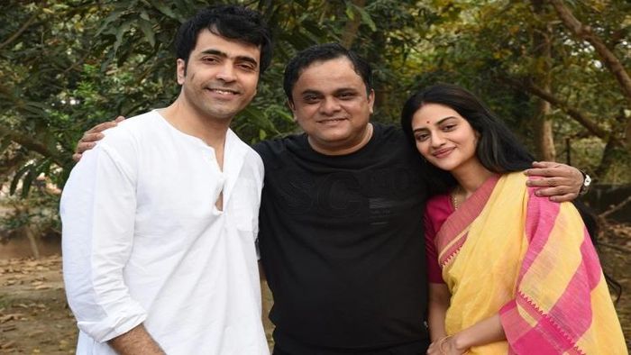 'ডিকশনারি' ছবির নেপথ্য দৃশ্যে আবির চট্টোপাধ্যায়, ব্রাত্য বসু ও নুসরত জাহান
