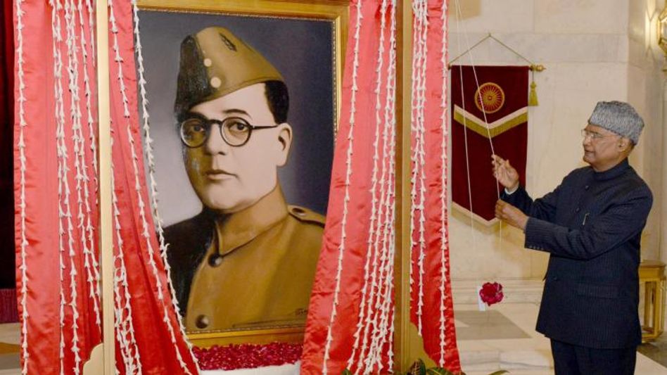 নেতাজির ছবির সঙ্গে প্রসেনজিত বিতর্ক, ট্যুইট ডিলিট মহুয়ার নেতাজির ছবির সঙ্গে প্রসেনজিত বিতর্ক, ট্যুইট ডিলিট মহুয়ার