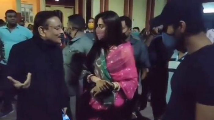 সোশাল মিডিয়ায় দেখা যাচ্ছে একটি ভিডিও