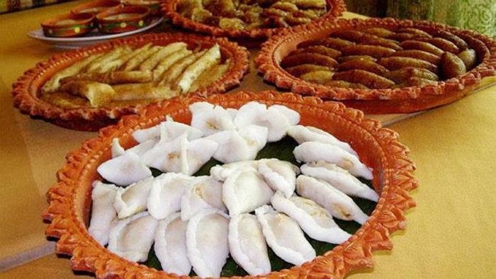 পৌষ পার্বণে বাঙালির ঐতিহ্য পিঠে-পুলি