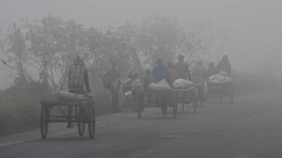 Weather Update : উত্তুরে হাওয়ার হাত ধরে নামছে তাপমাত্রা, শনিবার আরও কমবে Weather Update : উত্তুরে হাওয়ার হাত ধরে নামছে তাপমাত্রা, শনিবার আরও কমবে