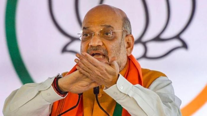 বিদেশ মন্ত্রকের এই টুইটকেই উধৃত করেই বিদেশি তারকাদের বিরুদ্ধে এদিন টুইটে আক্রমণ শানালেন অমিত শাহ নিজেও।