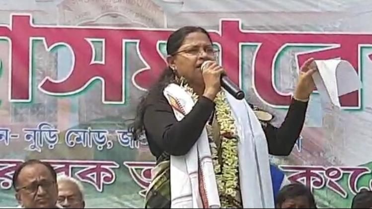 'বুকের পাটার জোর থাকলে ভোটের আগেই নাগরিকত্ব ফর্ম দিন,' BJPকে তোপ মমতাবালার