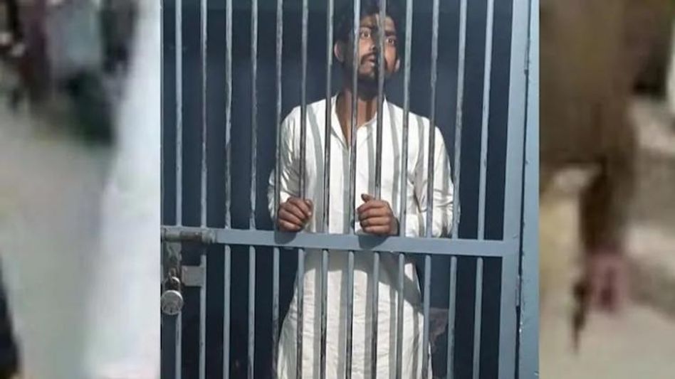 Viral Video : থুতু দিয়ে রুটি বানাচ্ছে যুবক, ভিডিও ভাইরাল হতেই শ্রীঘরে Viral Video : থুতু দিয়ে রুটি বানাচ্ছে যুবক, ভিডিও ভাইরাল হতেই শ্রীঘরে