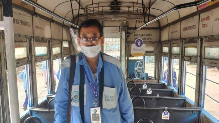 কলকাতা ট্রামে চালু হচ্ছে নগদহীন টিকিট ব্যবস্থা। ছবি সৌজন্য: রাজ্য পরিবহণ নিগম