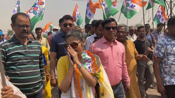 নিজের কেন্দ্রে রীতিমত ভোটপ্রচারে নেমে পড়েছেন সায়নী ঘোষ