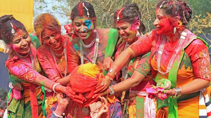 পশ্চিমবাংলার ভিন্ন স্থানের দোল উৎসব (ছবি সৌজন্য: গেটি)