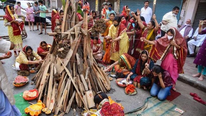 হোলি শুরুর ইতিহাস