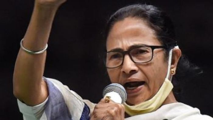 নন্দীগ্রামে হিন্দুত্বের তাস খেললেন মমতা