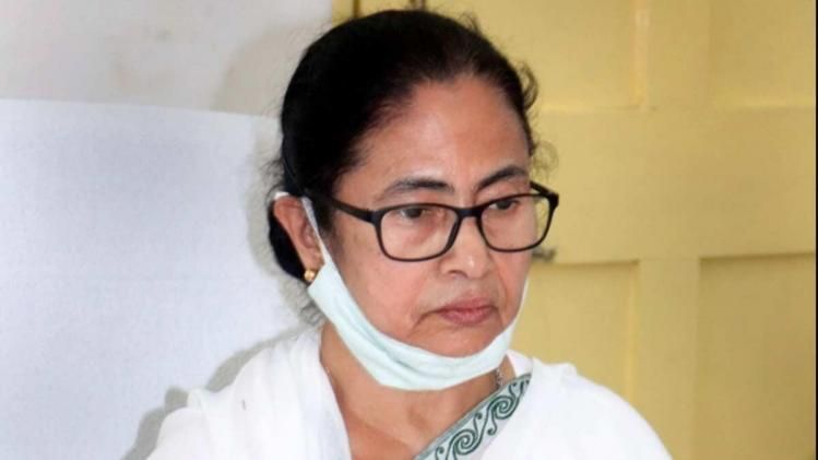 মমতা বললেন, 'খুব যন্ত্রণা হচ্ছে, জ্বর আসছে', গ্রিন করিডোর করে আহত মুখ্যমন্ত্রীকে আনা হচ্ছে কলকাতায়