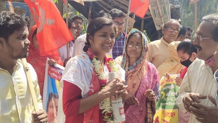 নন্দীগ্রামে প্রচারে মীনাক্ষী মুখোপাধ্যায়।