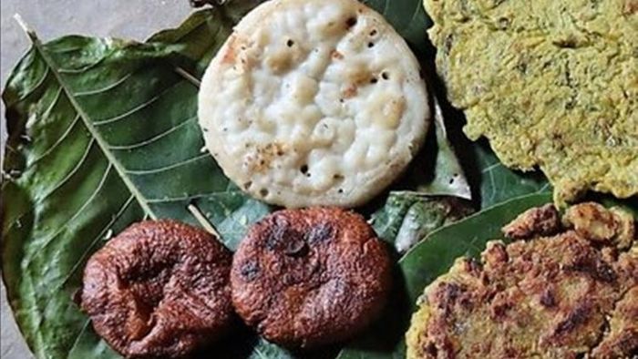 বাংলার খাদ্যসংস্কৃতিতে ঠিক কোন সময়ে এর উৎপত্তি তা জানা যায় না ইতিহাস থেকে।