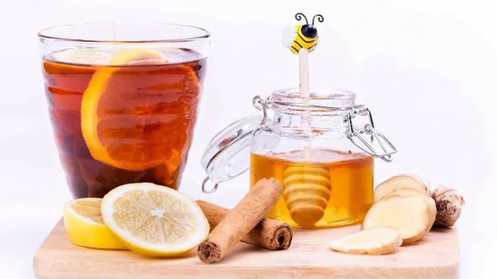 মধু-আদার মিশ্রণে তৈরি বিশেষ পানীয় অত্যন্ত উপকারী