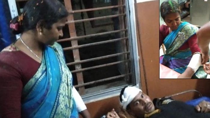 দলের আহত কর্মীকে দেখতে হাসপাতালে শম্পা ধাঁড়া। আহত হয়েছেন তিনিও। চলছে চিকিৎসা (ডানদিকে)