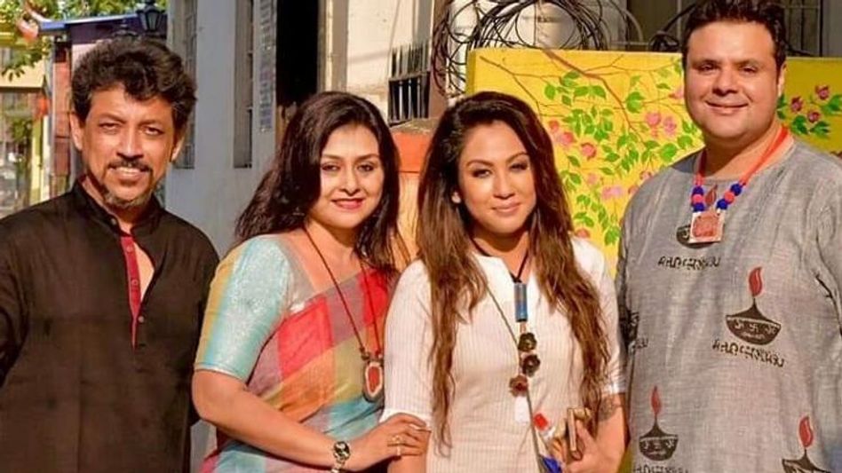 নববর্ষে হিট সুজয়-দেবযানির ইউনিক প্রদর্শনী 'পরব' নববর্ষে হিট সুজয়-দেবযানির ইউনিক প্রদর্শনী 'পরব'