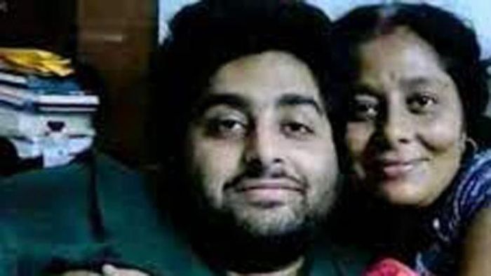 মায়ের সঙ্গে অরিজিৎ